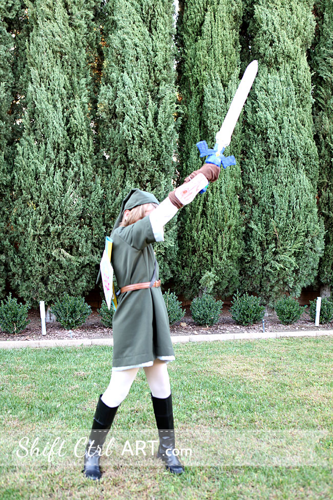 NDLWRKshop - ☆ NEW PICTURE ☆ A beautiful duo of Link and Zelda ~ Both  costumes we're made using our very own patterns which are available for  sale online ! ▹Link's Costume