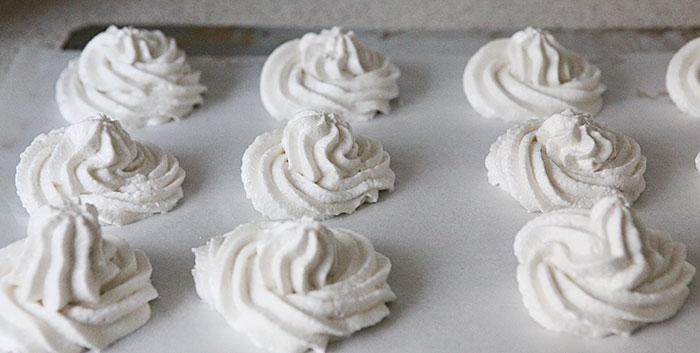 5 #tips to getting the perfect #meringue cookies with #bonus #piping #bag tips