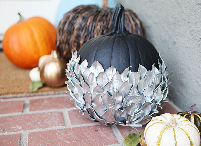 Silver leaf pumpkin halloween door decor 1