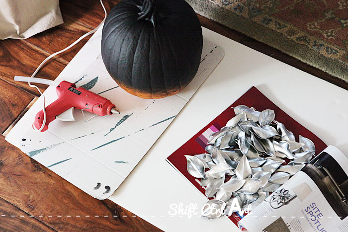 Silver leaf pumpkin halloween door decor 1