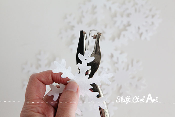 Deck the halls snowflake garland