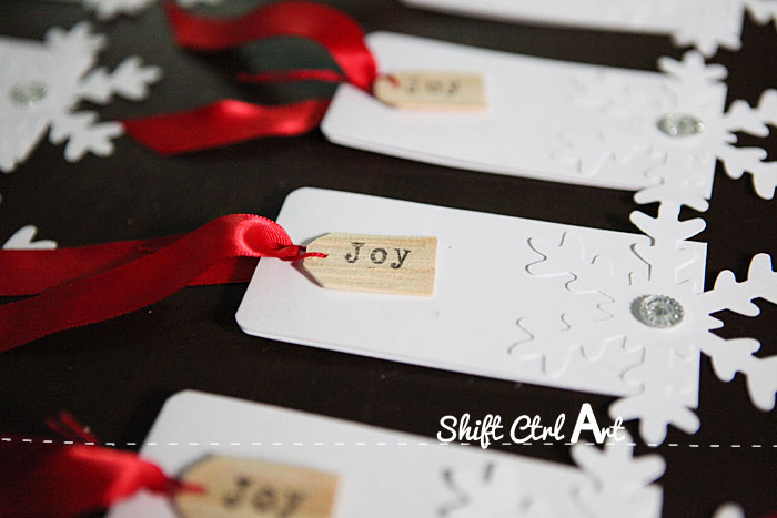 Snow flake wood shingle gift tags