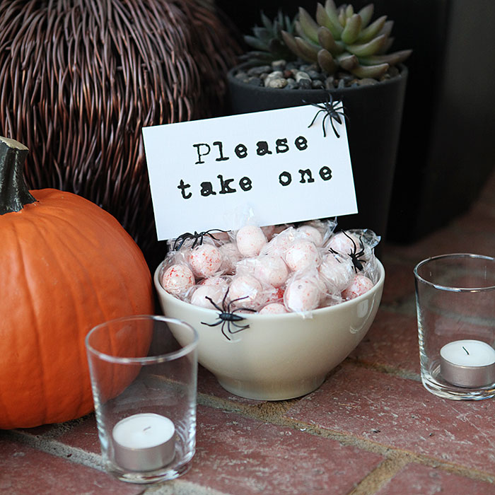 5 easy Halloween ideas for your front door