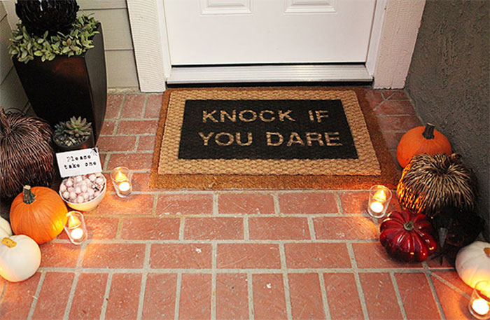 5 easy Halloween ideas for your front door