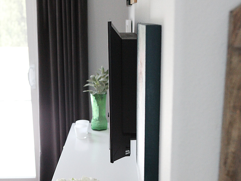 Hide The Cables Behind A Wall Mounted Tv - Hiding Cords For Wall Mounted Tvs