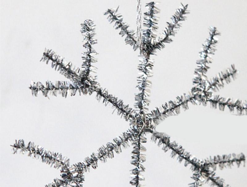 Snow flakes from pipe cleaners