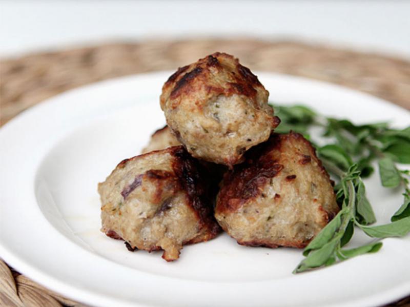 Fresh herb and juniper berry meatballs (paleo)