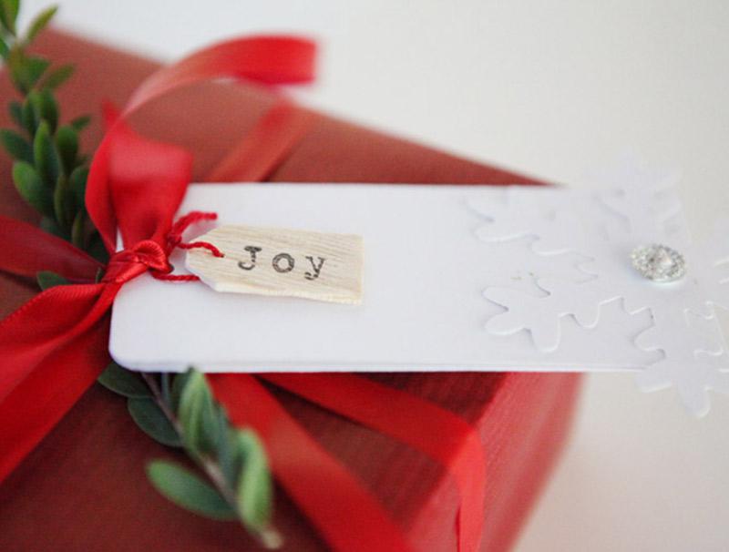 Snowflake and roof shingle gift tags